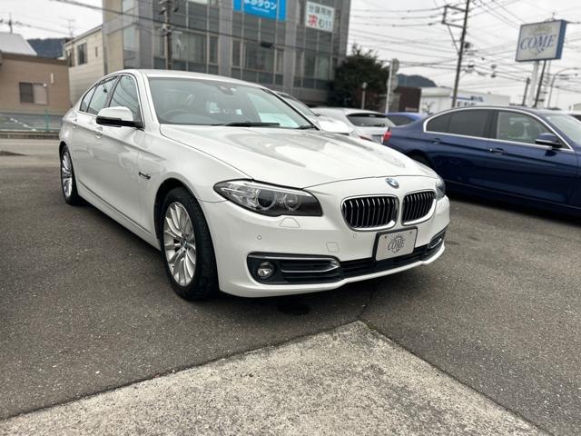 Bmw 5 SERIES 2016 — фото автомобиля 1