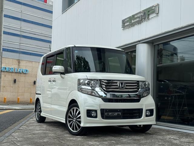 Honda N-BOX CUSTOM 2015 — фото автомобиля 1