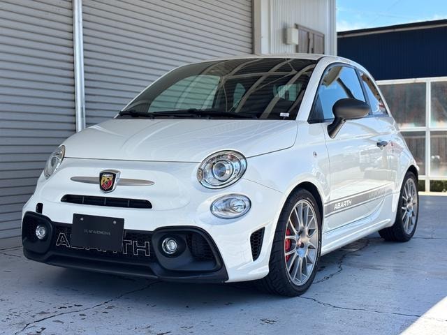 Abarth 595 2016 — фото автомобиля 1