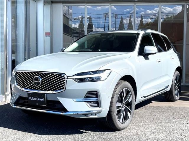 Volvo XC60 2026 — фото автомобиля 1