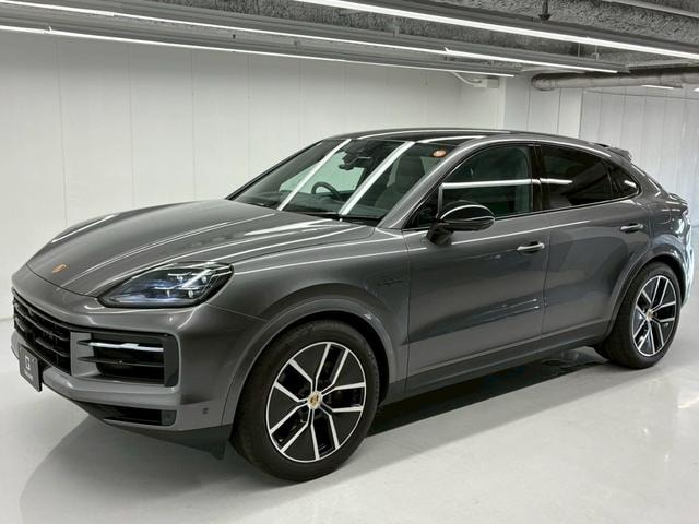 Porsche CAYENNE COUPE 2023 — фото автомобиля