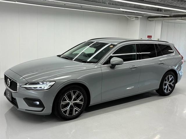 Volvo V60 2024 — фото автомобиля 1