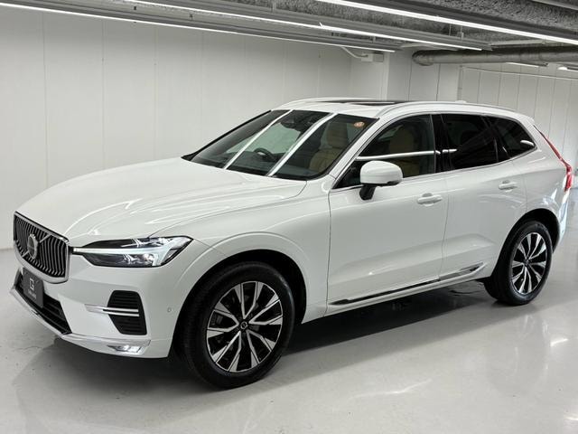 Volvo XC60 2023 — фото автомобиля