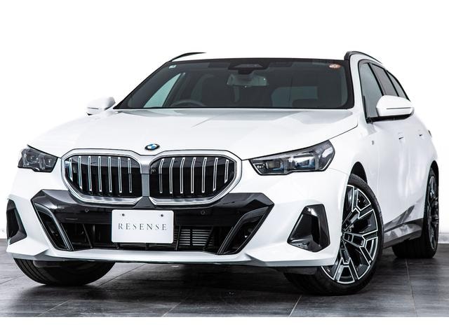 Bmw 5 SERIES 2025 — фото автомобиля 1