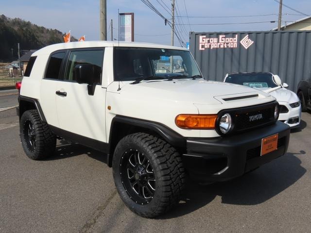 Toyota FJ CRUISER 2015 — фото автомобиля