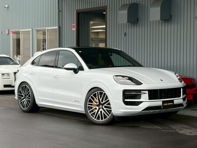 Porsche CAYENNE COUPE 2025 — фото автомобиля