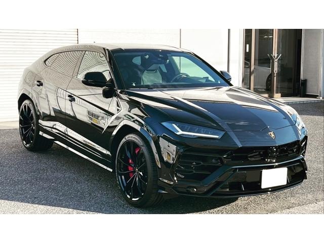 Lamborghini URUS 2021 — фото автомобиля