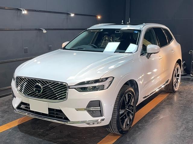 Volvo XC60 2026 — фото автомобиля