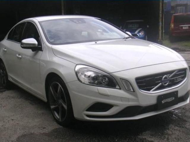Volvo S60 2012 — фото автомобиля 1