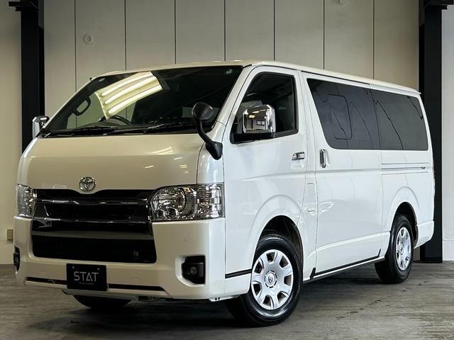 Toyota HIACE VAN 2025 — фото автомобиля