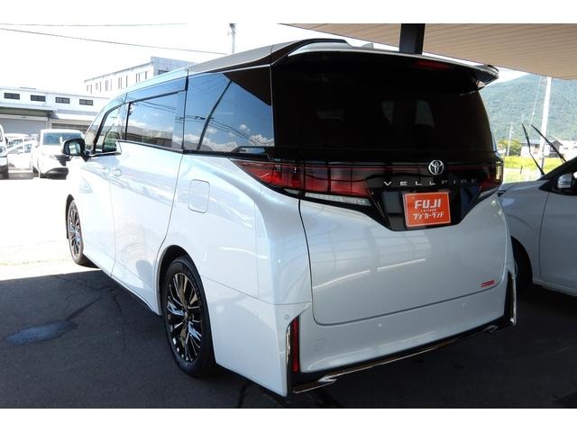Toyota VELLFIRE 2026 — фото автомобиля 1