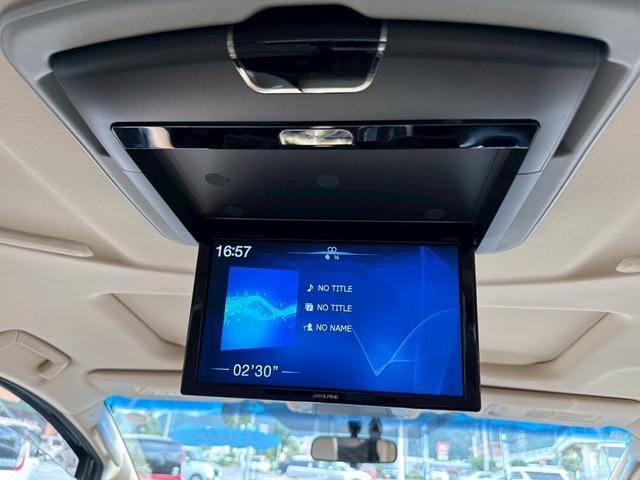 Toyota ALPHARD HYBRID 2016 — фото автомобиля 1