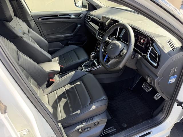 Volkswagen T-ROC 2023 — фото автомобиля 1
