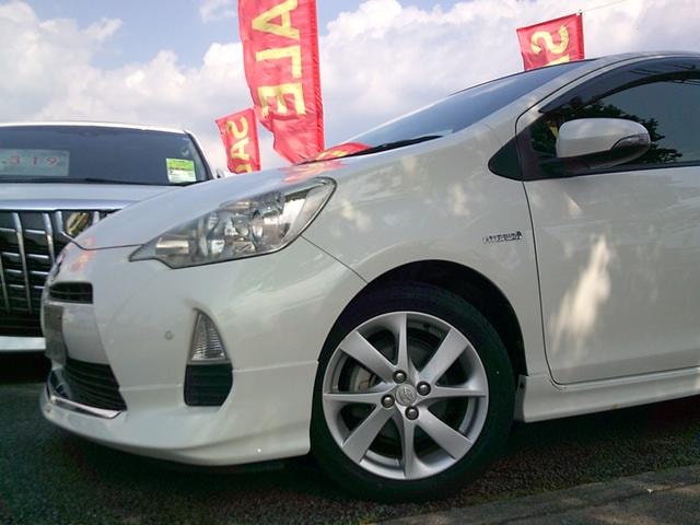 Toyota AQUA 2013 — фото автомобиля 1