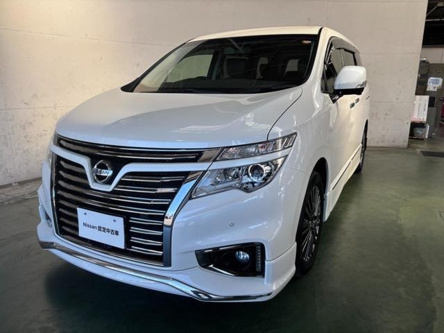 Nissan ELGRAND 2018 — фото автомобиля 1