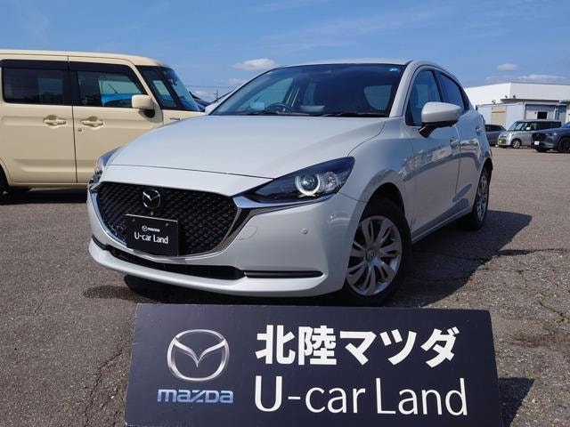 Mazda 2 2022 — фото автомобиля