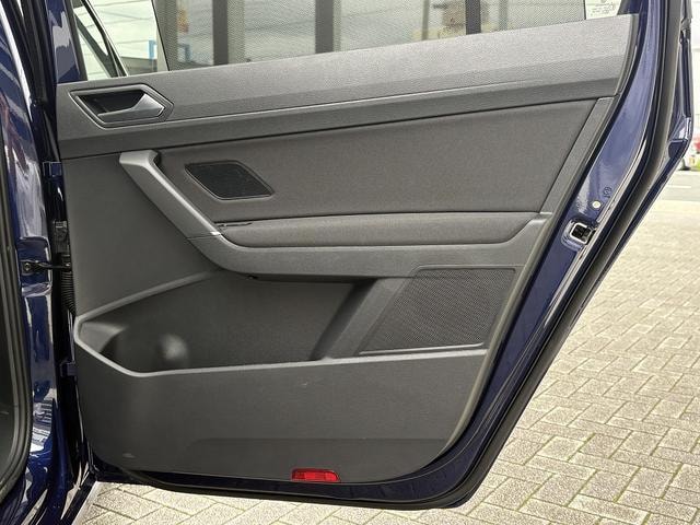 Volkswagen GOLF TOURAN 2026 — фото автомобиля 1