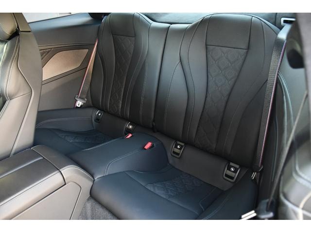 Bmw M8 2023 — фото автомобиля 1