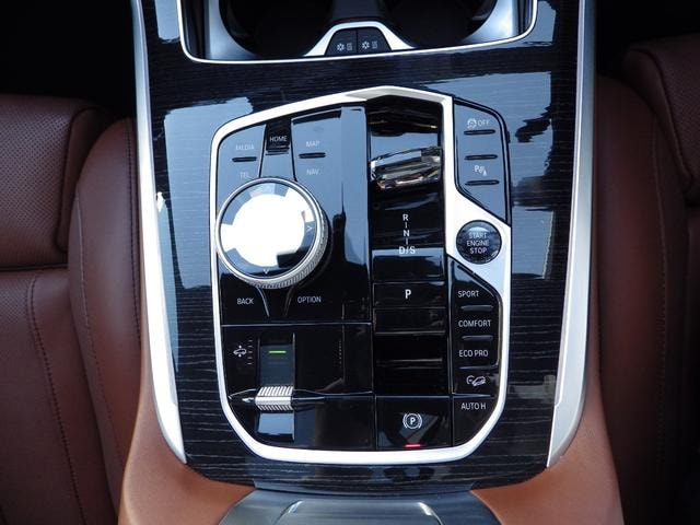 Bmw X7 2023 — фото автомобиля 1