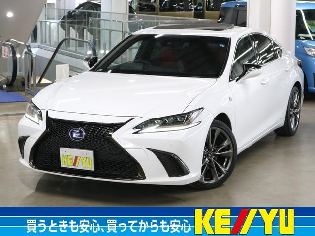 Lexus ES 2019 — фото автомобиля 1