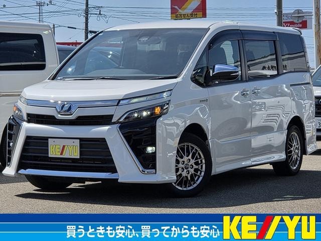 Toyota VOXY 2018 — фото автомобиля 1