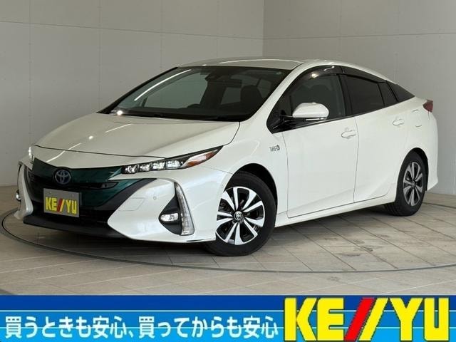 Toyota PRIUS PHV 2017 — фото автомобиля 1