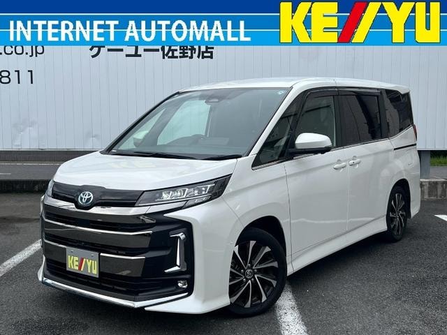 Toyota NOAH 2023 — фото автомобиля