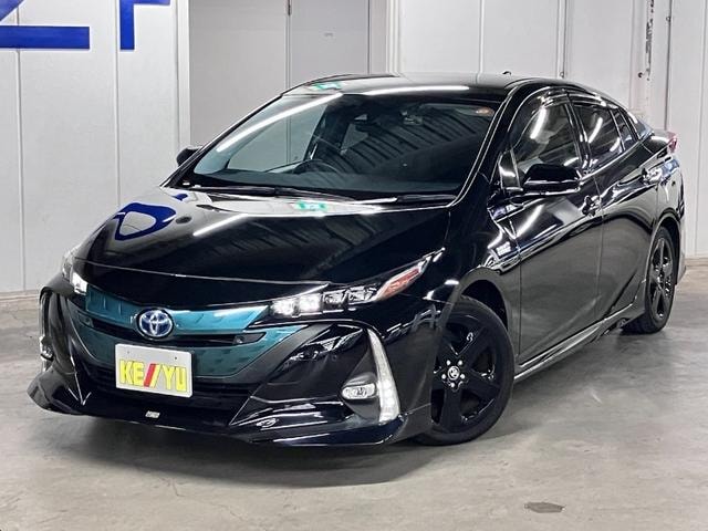 Toyota PRIUS PHV 2018 — фото автомобиля 1
