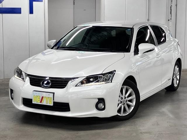 Lexus CT 2011 — фото автомобиля 1