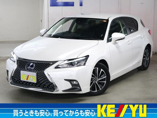 Lexus CT 2021 — фото автомобиля 1