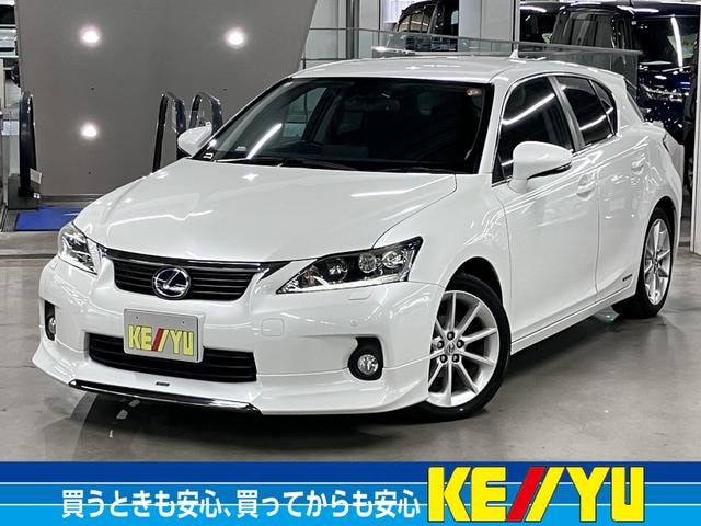 Lexus CT 2012 — фото автомобиля