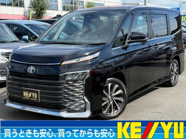 Toyota VOXY 2023 — фото автомобиля