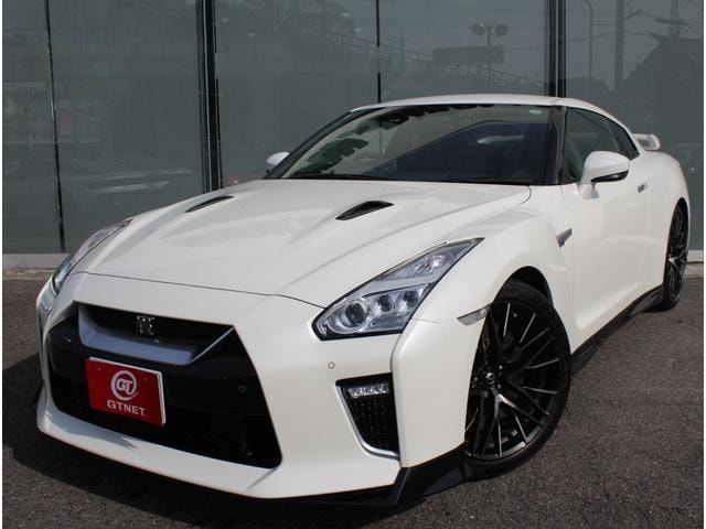 Nissan GT-R 2019 — фото автомобиля