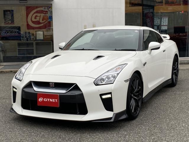Nissan GT-R 2016 — фото автомобиля