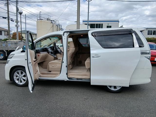 Toyota VELLFIRE 2009 — фото автомобиля 1