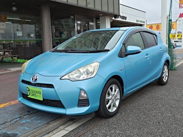 Toyota AQUA 2012 — фото автомобиля