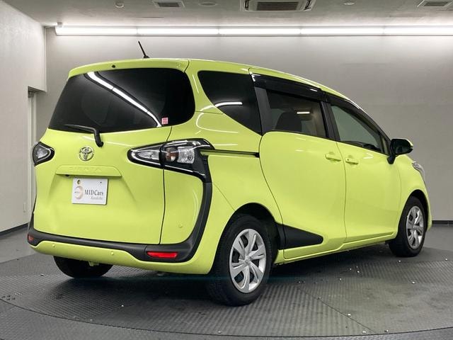 Toyota SIENTA 2021 — фото автомобиля 1
