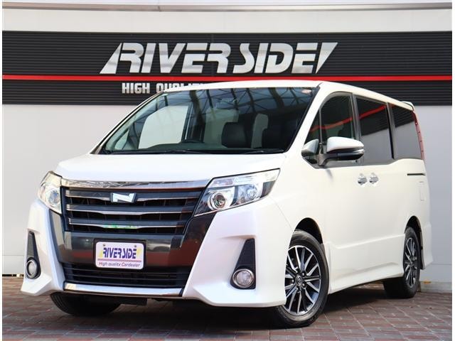 Toyota NOAH 2017 — фото автомобиля 1