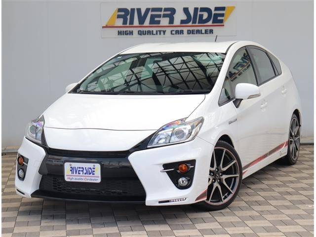 Toyota PRIUS 2012 — фото автомобиля 1