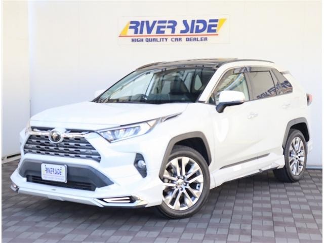 Toyota RAV4 2021 — фото автомобиля 1
