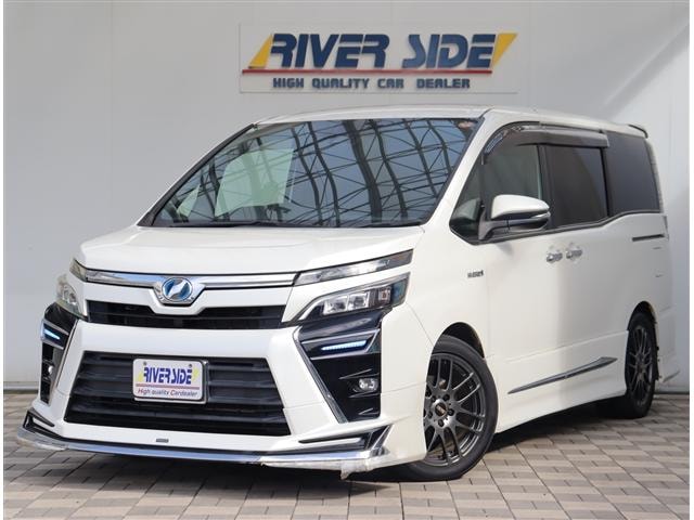 Toyota VOXY 2017 — фото автомобиля