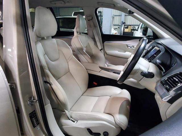 Volvo XC90 2016 — фото автомобиля 1