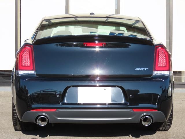 Chrysler 300 2017 — фото автомобиля 1