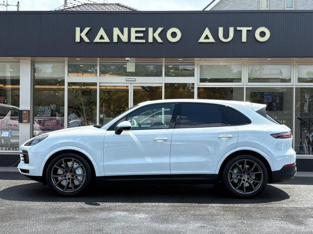 Porsche CAYENNE 2018 — фото автомобиля 1