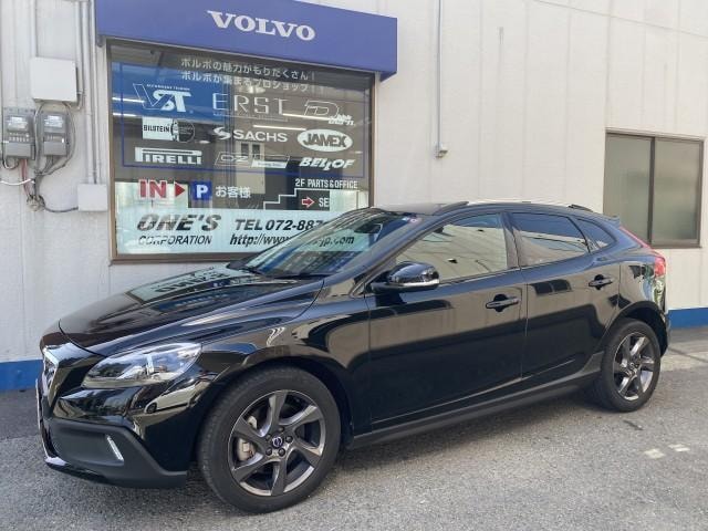 Volvo V40 2015 — фото автомобиля