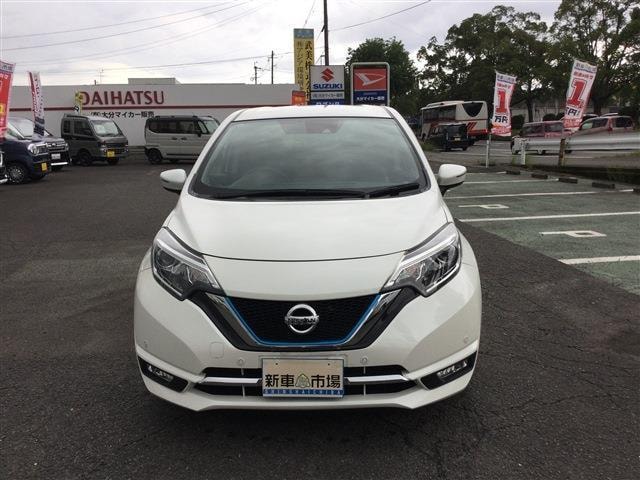 Nissan NOTE 2018 — фото автомобиля 1