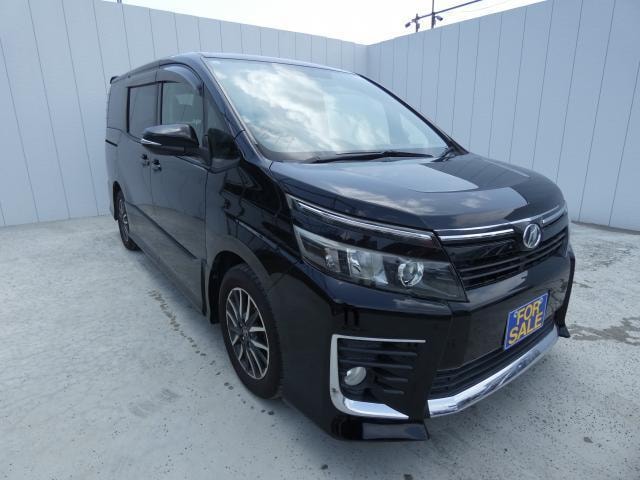 Toyota VOXY 2014 — фото автомобиля 1