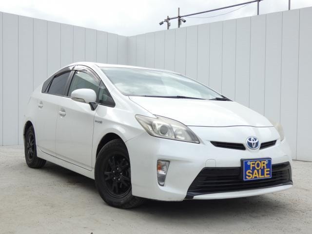 Toyota PRIUS 2013 — фото автомобиля