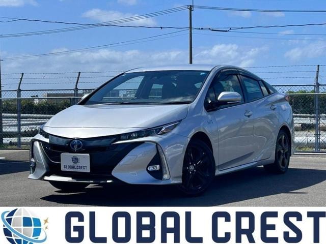 Toyota PRIUS PHV 2022 — фото автомобиля 1