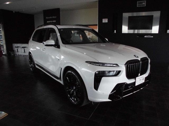 Bmw X7 2025 — фото автомобиля